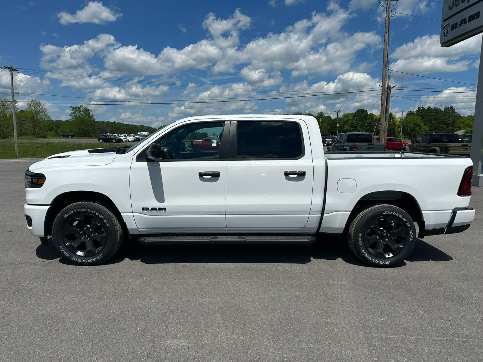 2026 RAM Ram 1500 RAM 1500 EXPRESS CREW CAB 4X4 5'7' BOX