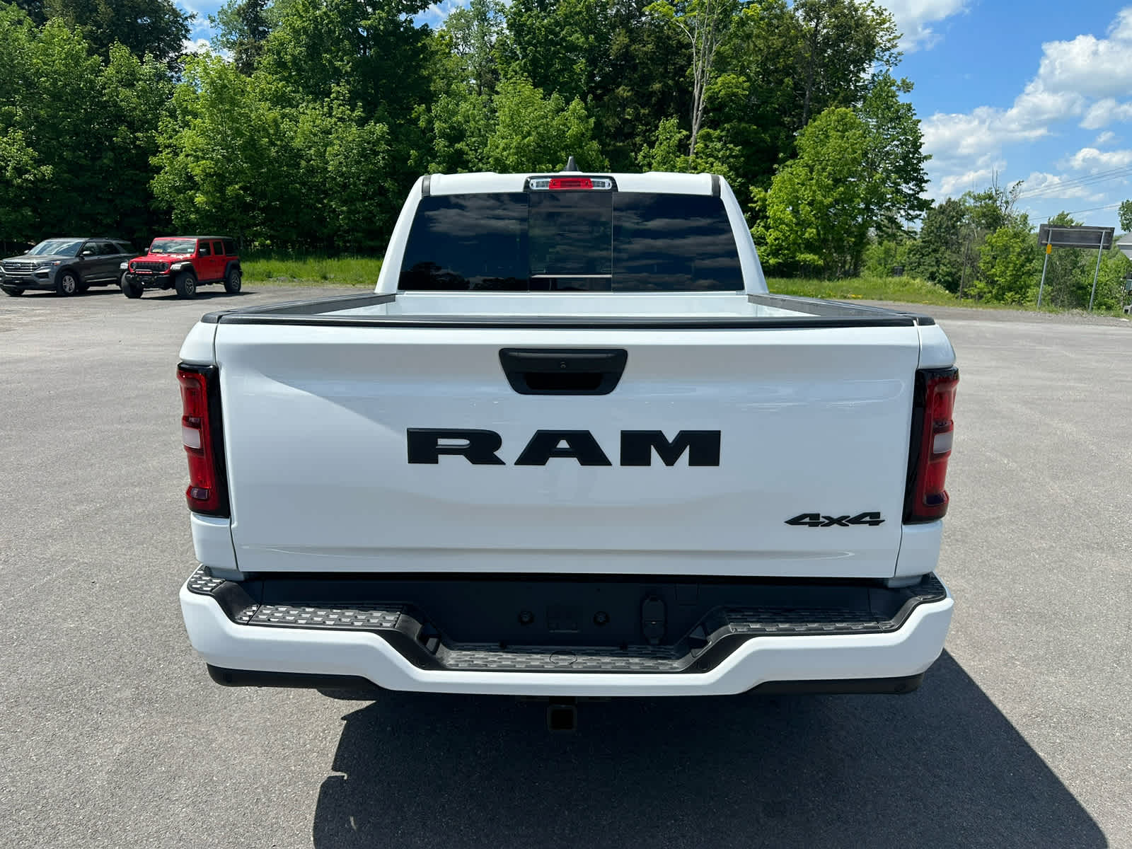 2026 RAM Ram 1500 RAM 1500 EXPRESS CREW CAB 4X4 5'7' BOX
