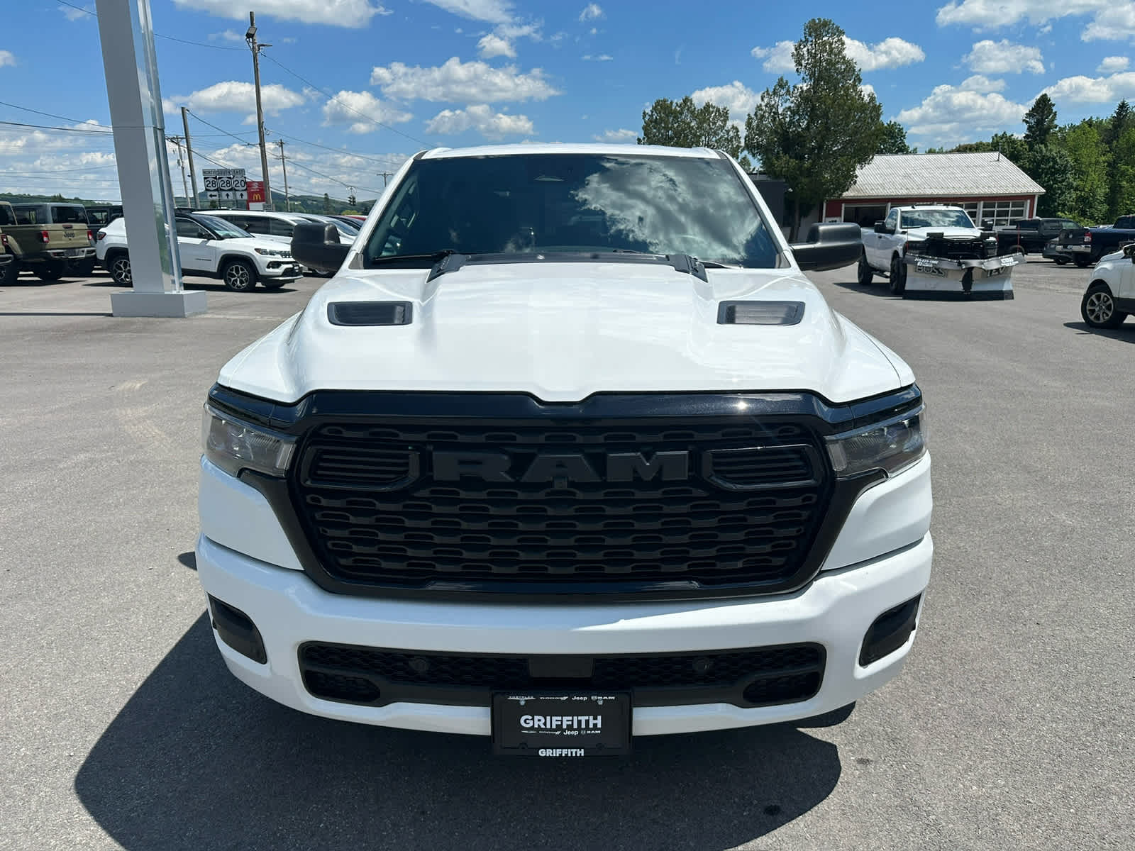 2026 RAM Ram 1500 RAM 1500 EXPRESS CREW CAB 4X4 5'7' BOX