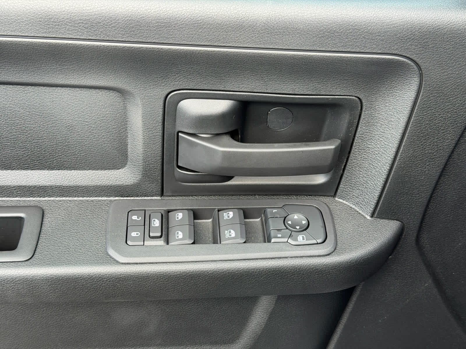 2027 RAM Ram 2500 RAM 2500 TRADESMAN CREW CAB 4X4 6'4' BOX