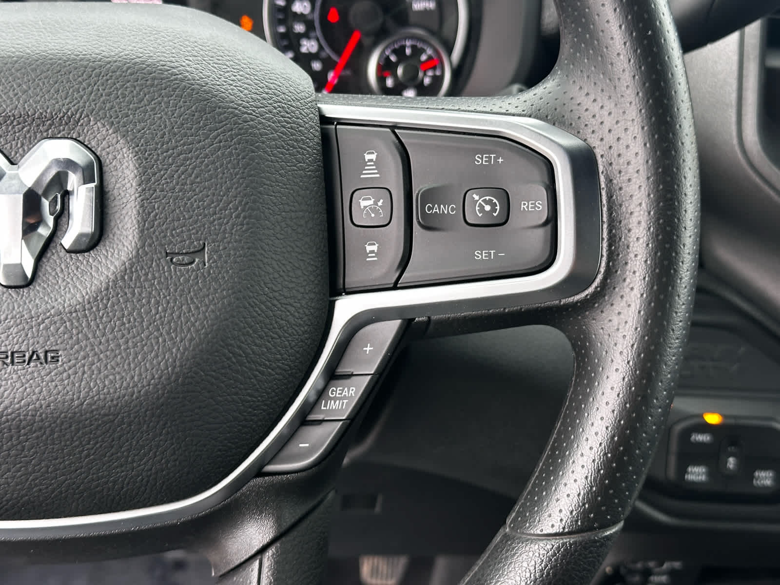 2026 RAM Ram 2500 RAM 2500 BLACK EXPRESS CREW CAB 4X4 6'4' BOX