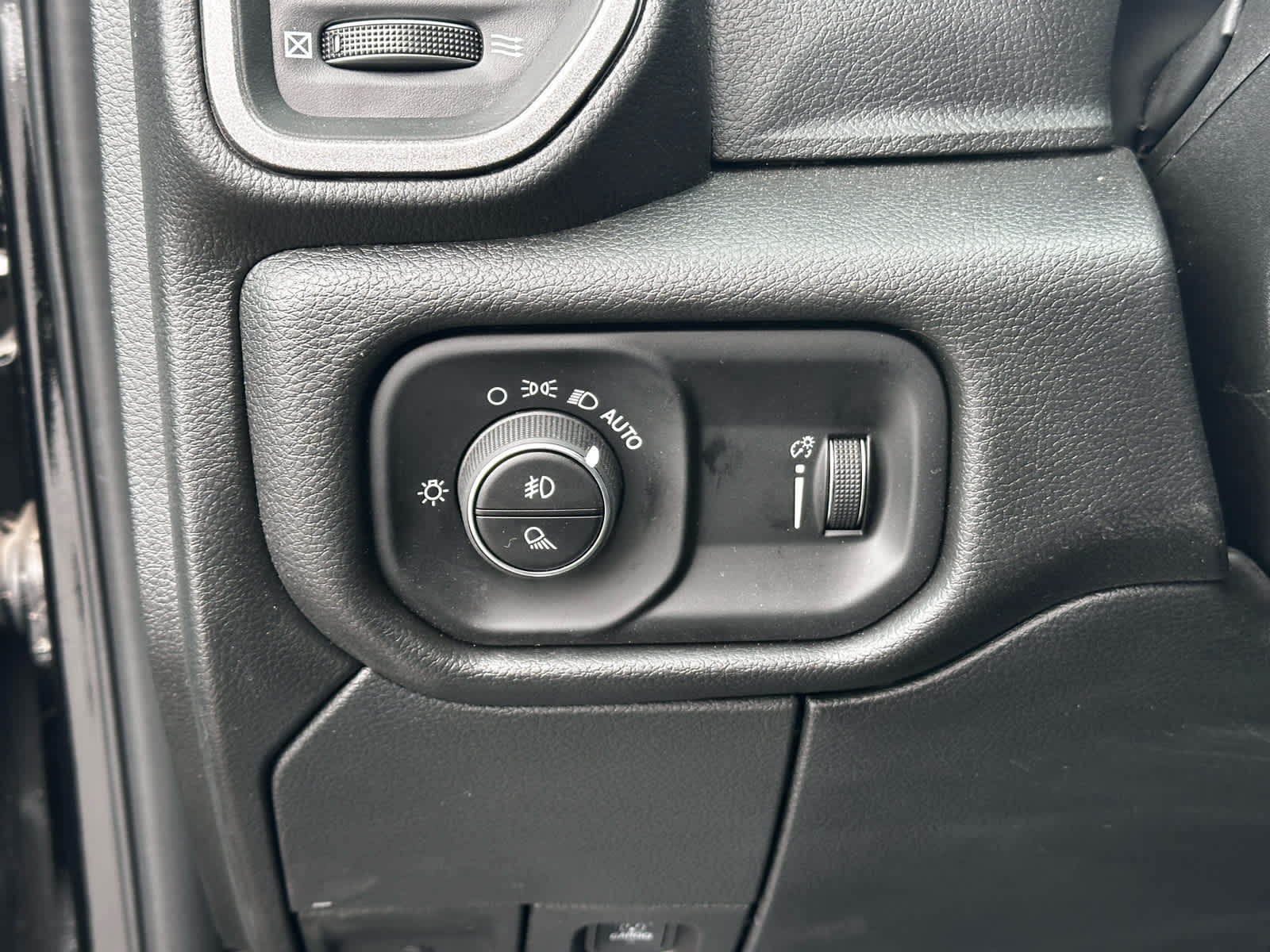 2026 RAM Ram 2500 RAM 2500 BLACK EXPRESS CREW CAB 4X4 6'4' BOX