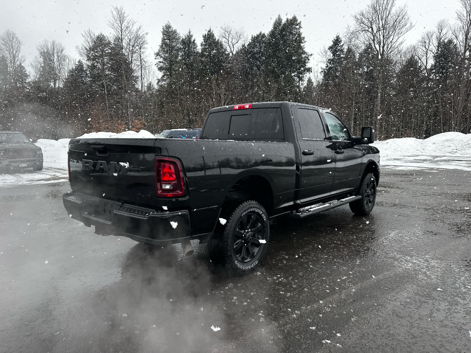 2026 RAM Ram 2500 RAM 2500 BLACK EXPRESS CREW CAB 4X4 6'4' BOX
