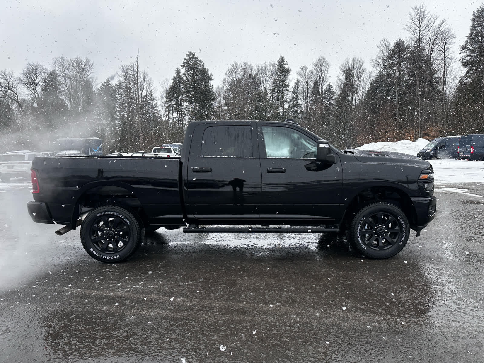 2026 RAM Ram 2500 RAM 2500 BLACK EXPRESS CREW CAB 4X4 6'4' BOX
