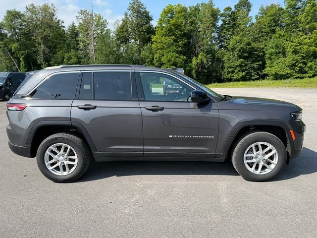 2024 Jeep Grand Cherokee Laredo X 4x4