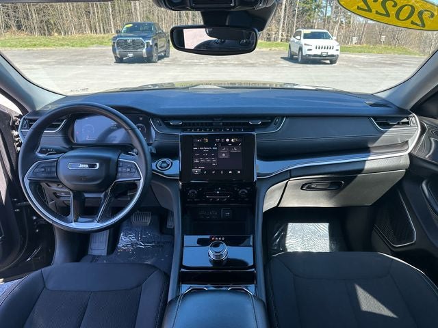 2022 Jeep Grand Cherokee L Laredo 4x4