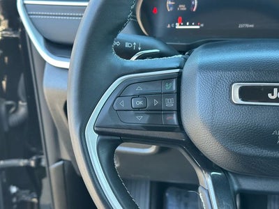 2022 Jeep Grand Cherokee L Laredo 4x4