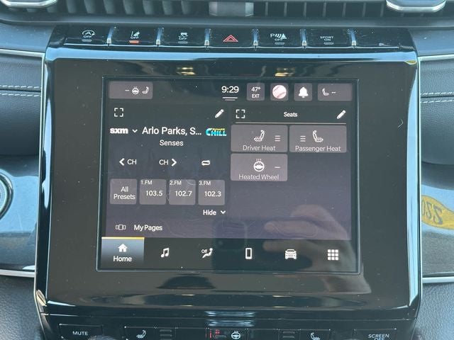 2022 Jeep Grand Cherokee L Laredo 4x4
