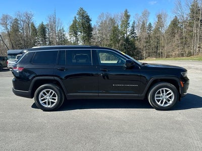 2022 Jeep Grand Cherokee L Laredo 4x4
