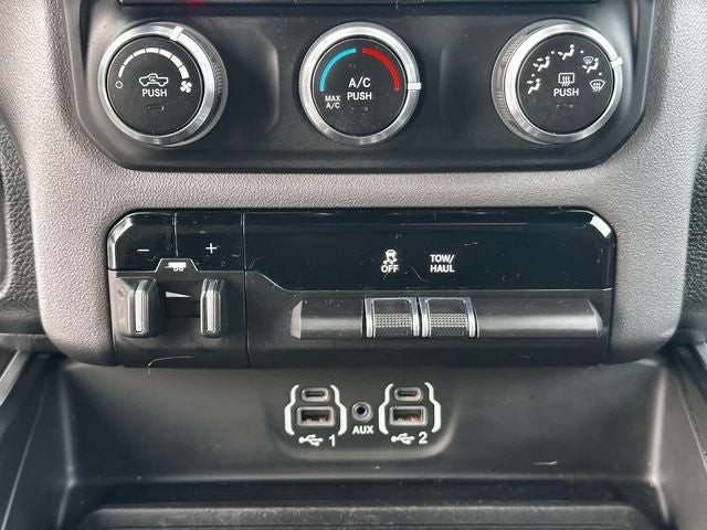 2023 RAM 1500 Big Horn Crew Cab 4x4 5'7' Box