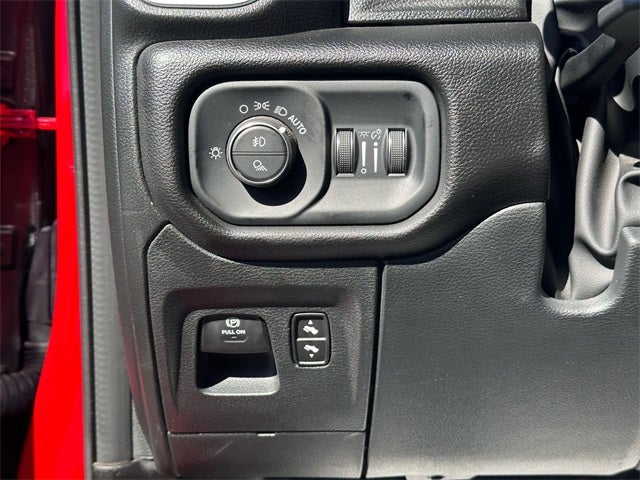 2025 RAM 1500 Big Horn Crew Cab 4x4 5'7' Box