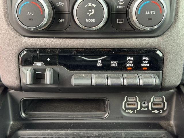 2020 RAM 1500 Big Horn Crew Cab 4x4 5'7' Box