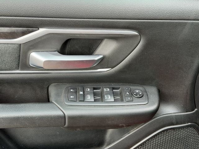 2020 RAM 1500 Big Horn Crew Cab 4x4 5'7' Box