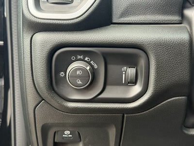 2023 RAM 1500 Big Horn Crew Cab 4x4 5'7' Box
