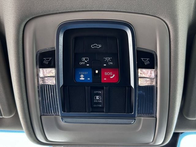 2022 RAM 1500 Laramie Crew Cab 4x4 5'7' Box