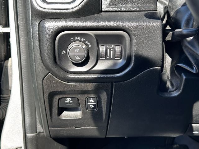 2022 RAM 1500 Laramie Crew Cab 4x4 5'7' Box