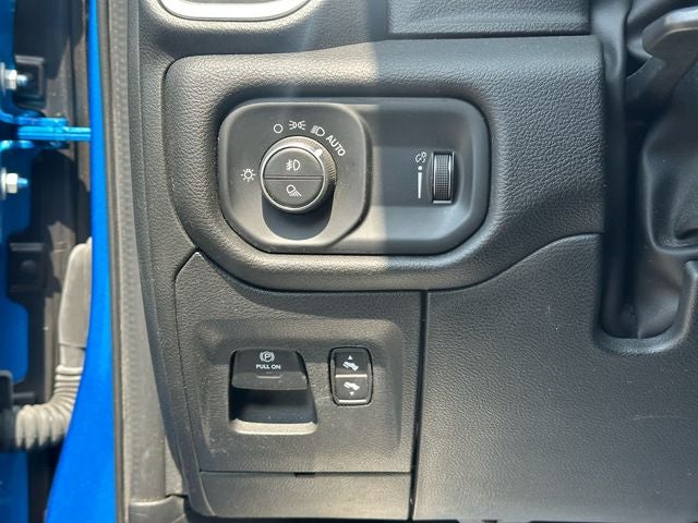2024 RAM 1500 Big Horn Crew Cab 4x4 6'4' Box