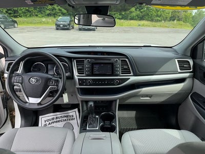 2019 Toyota Highlander LE