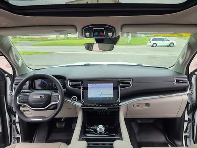 2023 Jeep Wagoneer Base