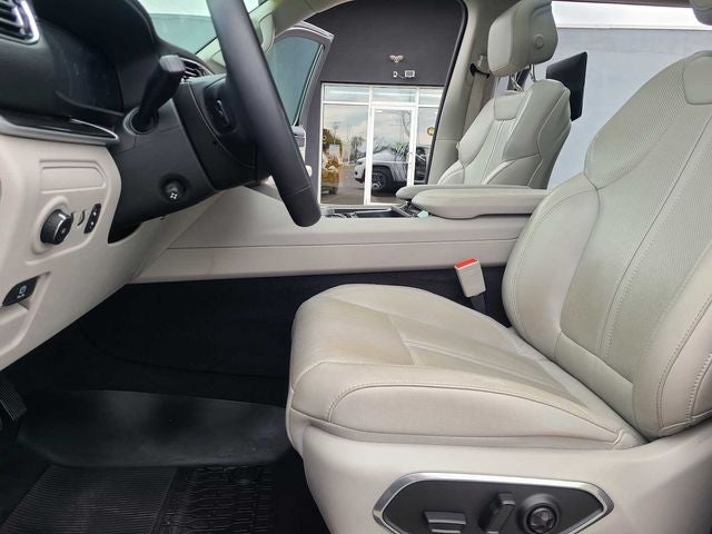 2023 Jeep Wagoneer Base