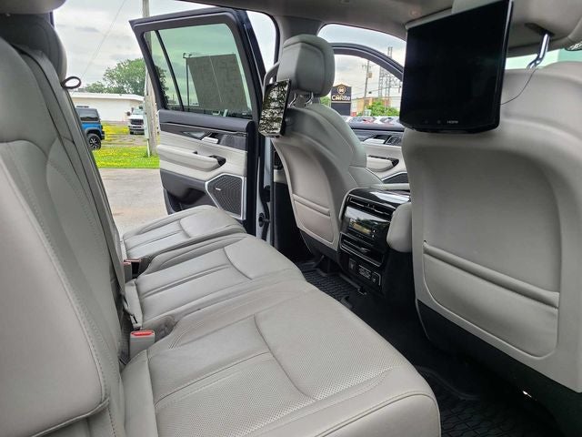 2023 Jeep Wagoneer Base