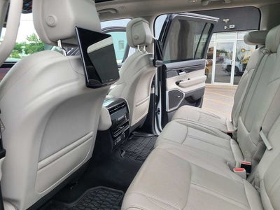 2023 Jeep Wagoneer Base