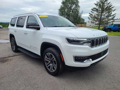 2023 Jeep Wagoneer Base