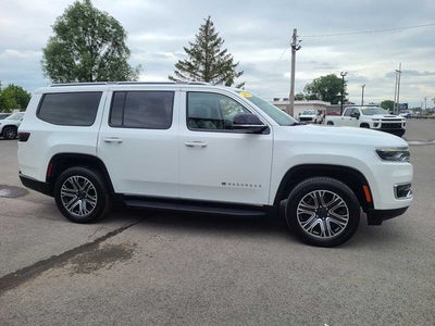 2023 Jeep Wagoneer Base