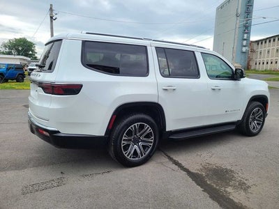 2023 Jeep Wagoneer Base