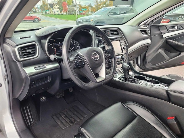 2023 Nissan Maxima SV
