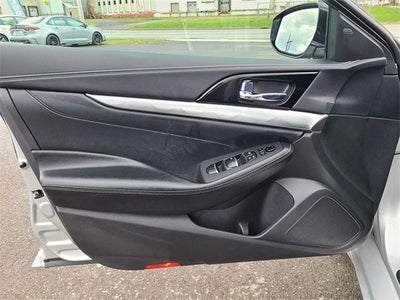 2023 Nissan Maxima SV