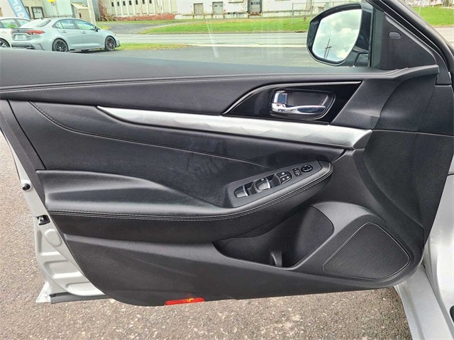 2023 Nissan Maxima SV