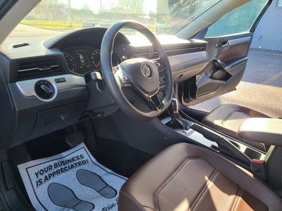 2022 Volkswagen Passat 2.0T SE