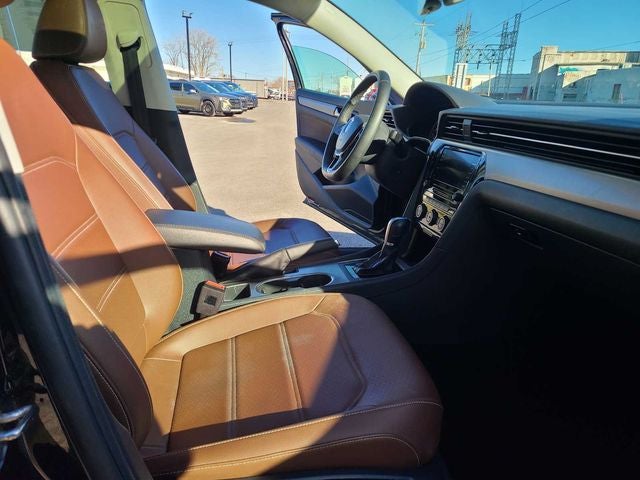 2022 Volkswagen Passat 2.0T SE