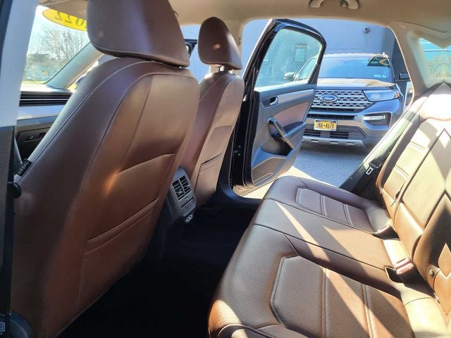 2022 Volkswagen Passat 2.0T SE