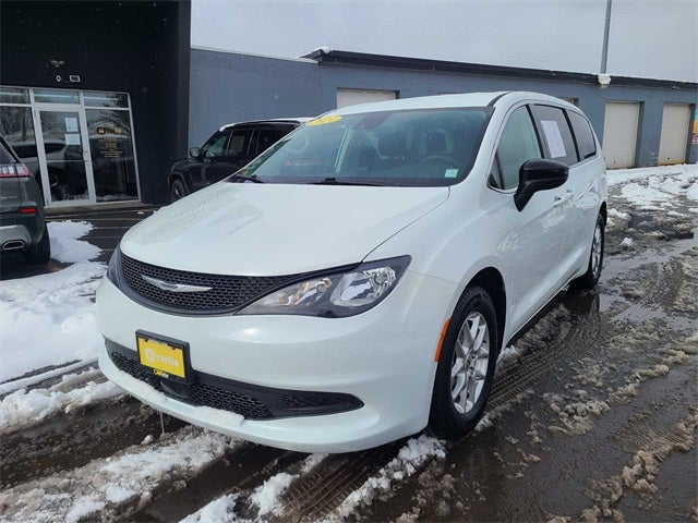 2024 Chrysler Voyager LX