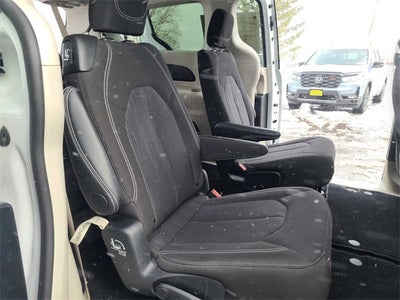 2024 Chrysler Voyager LX