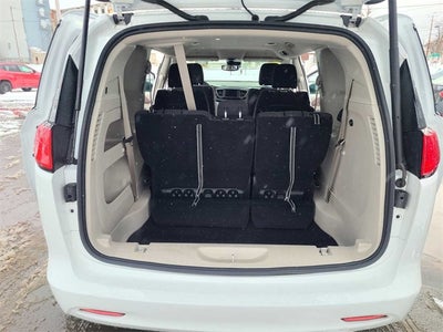 2024 Chrysler Voyager LX