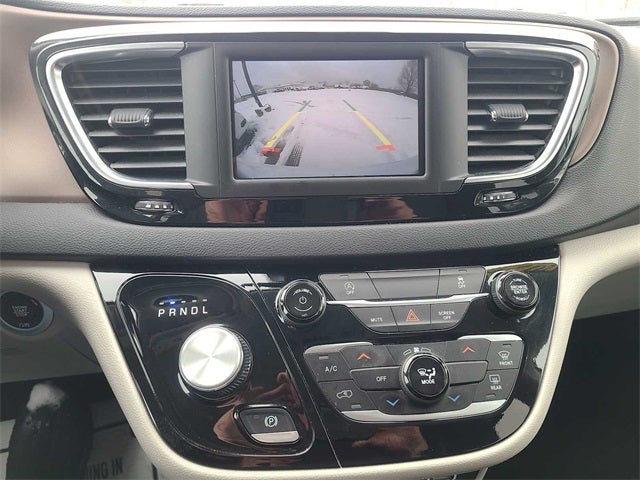 2024 Chrysler Voyager LX