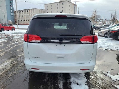 2024 Chrysler Voyager LX