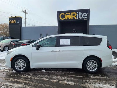 2024 Chrysler Voyager LX