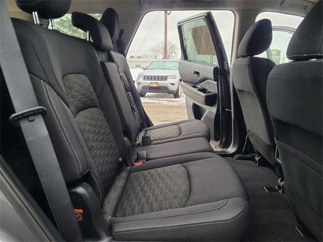 2023 Nissan Pathfinder S