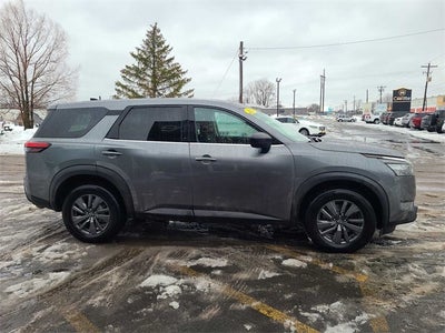 2023 Nissan Pathfinder S