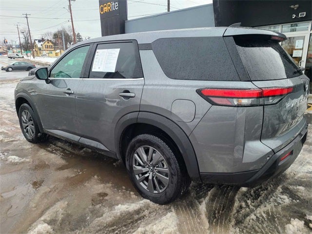 2023 Nissan Pathfinder S