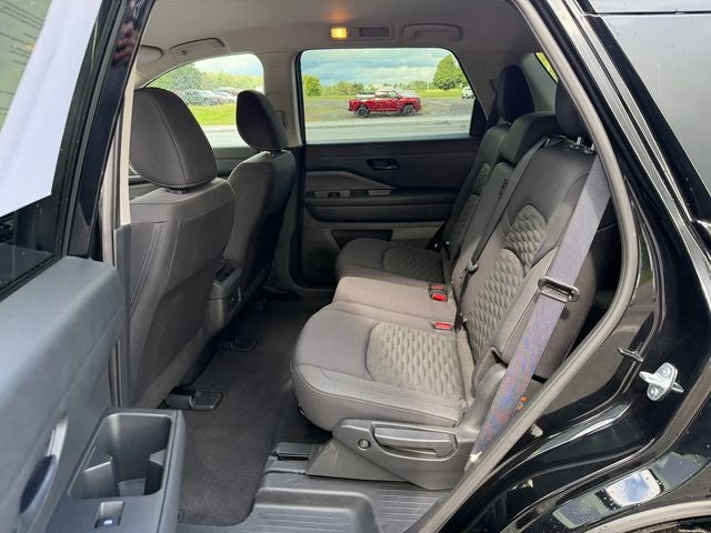 2024 Nissan Pathfinder S