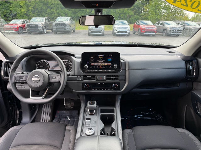 2024 Nissan Pathfinder S
