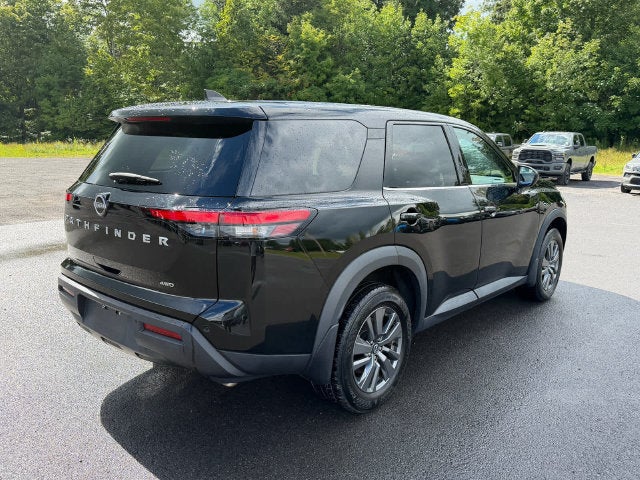2024 Nissan Pathfinder S