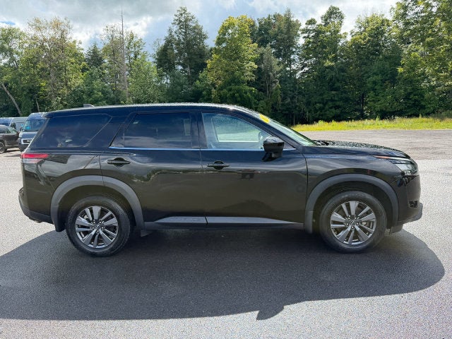 2024 Nissan Pathfinder S