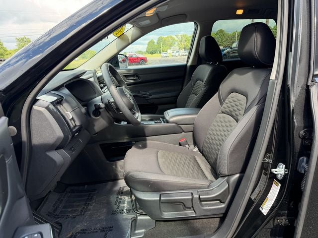 2024 Nissan Pathfinder S