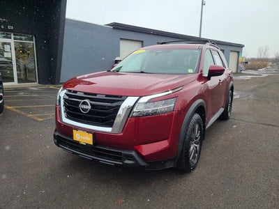 2022 Nissan Pathfinder SV